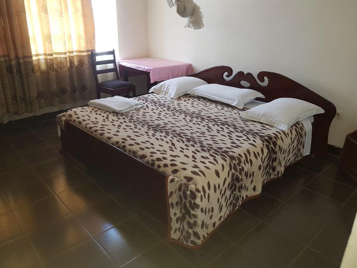 Centre D' Accueil Joli Reve Hotel Kisangani Exterior foto